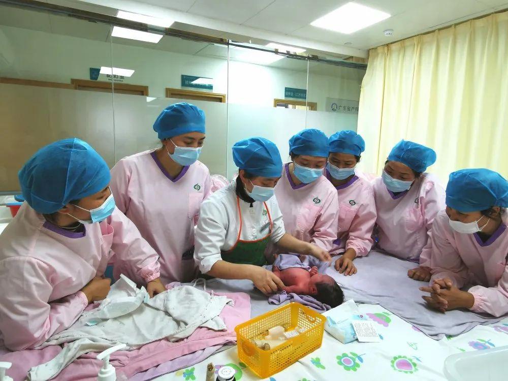 合江县妇婴监护型护送